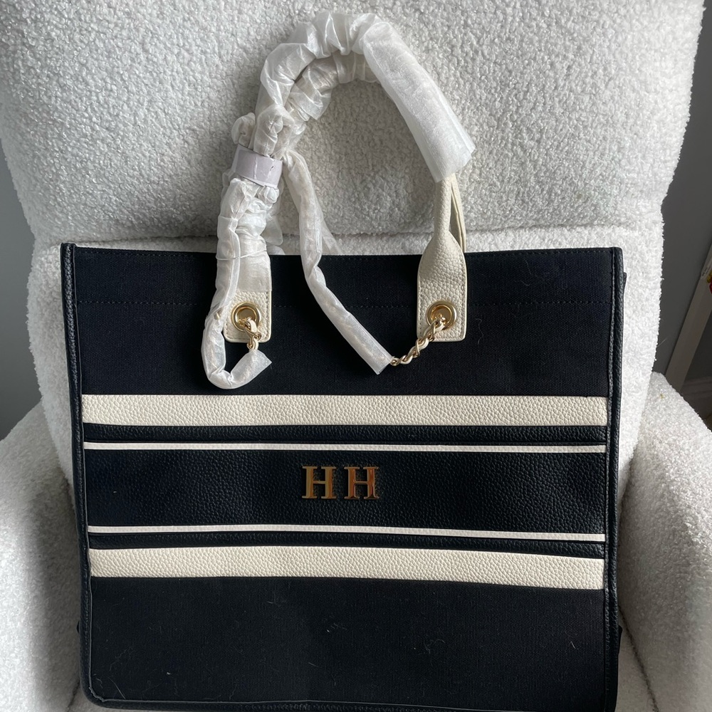 Abbott Lyon Black and White Resort Tote NWT